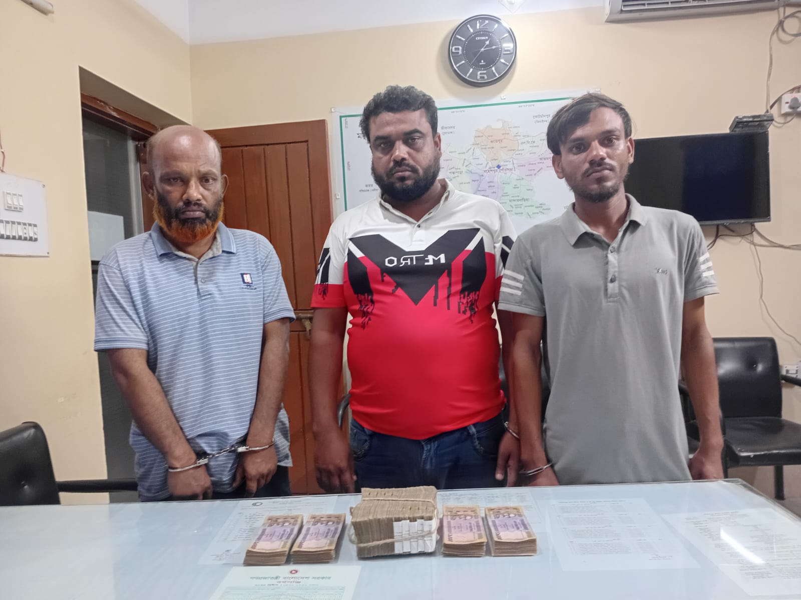 মহেশপুরে ফুফুর টাকা আত্মসাতে ভাতিজার ছিনতাই নাটক, গ্রেফতার-৩