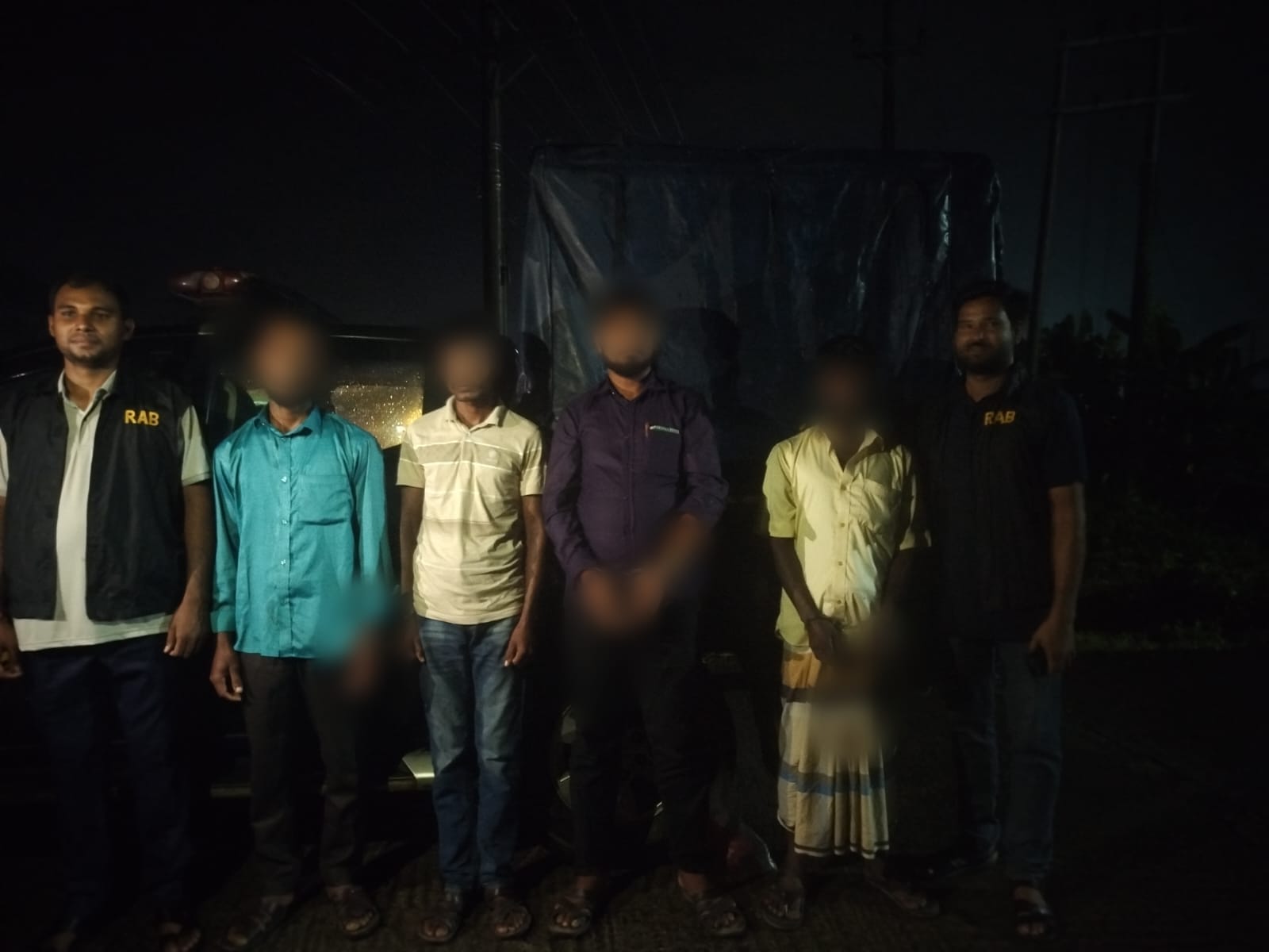 বাঁশখালীতে মাছের ঘের দখলে জিল্লুর হত্যা: ফেনী থেকে ৪ এজাহারভুক্ত আসামি গ্রেপ্তার করেছে র‍্যাব