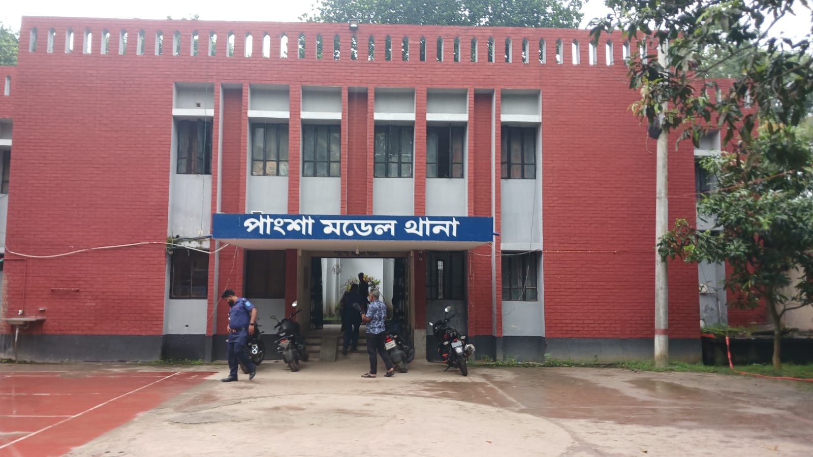রাজবাড়ীর পাংশায় হত্যা মামলার বাদীর উপর হামলা, থানায় লিখত অভিযোগ