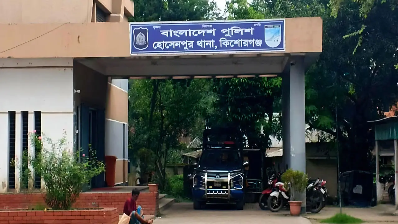 বরযাত্রীর গাড়ি আটকে নববধূকে তুলে নেওয়ার অভিযোগ