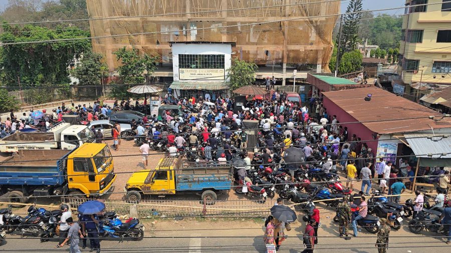 মধ্যপ্রাচ্যের উত্তেজনায় রাঙামাটিতে তীব্র জ্বালানি সংকট, সেনা মোতায়েন