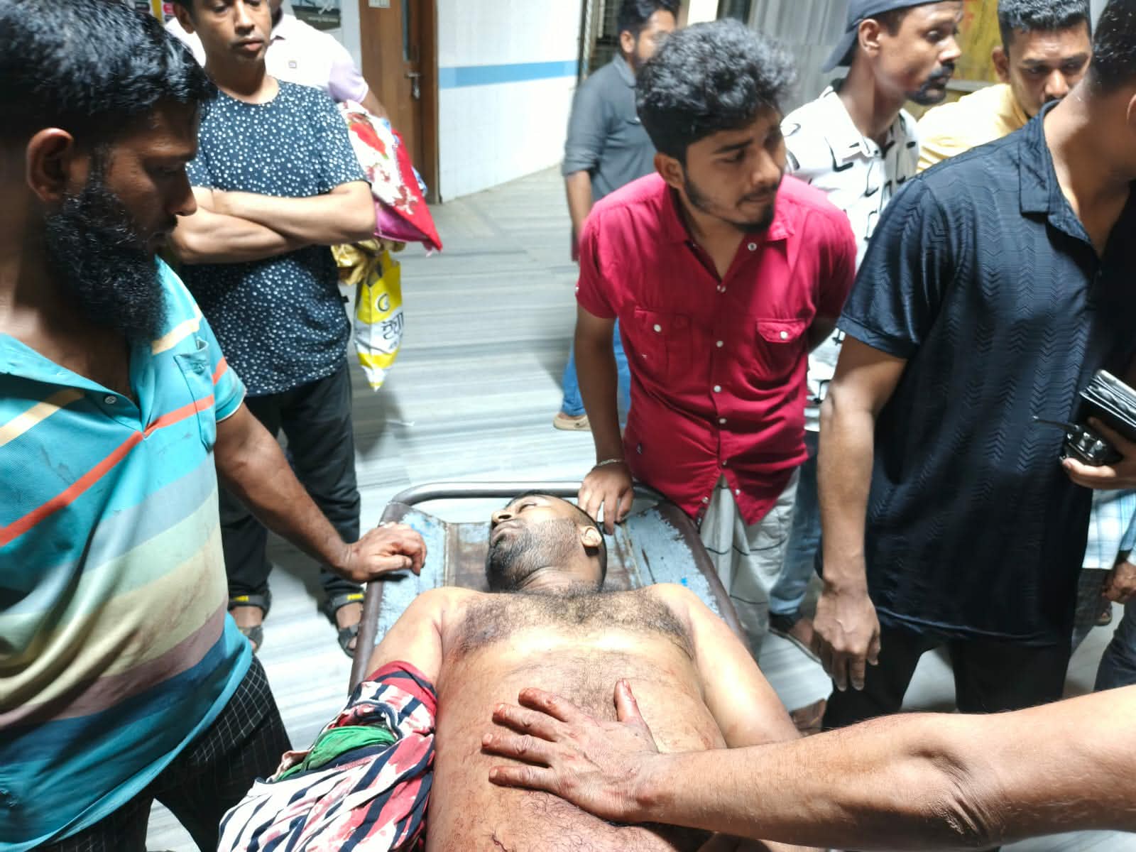 খুলনায় নিজ ব্যবসা প্রতিষ্ঠানে তাঁতি দল নেতা খুন