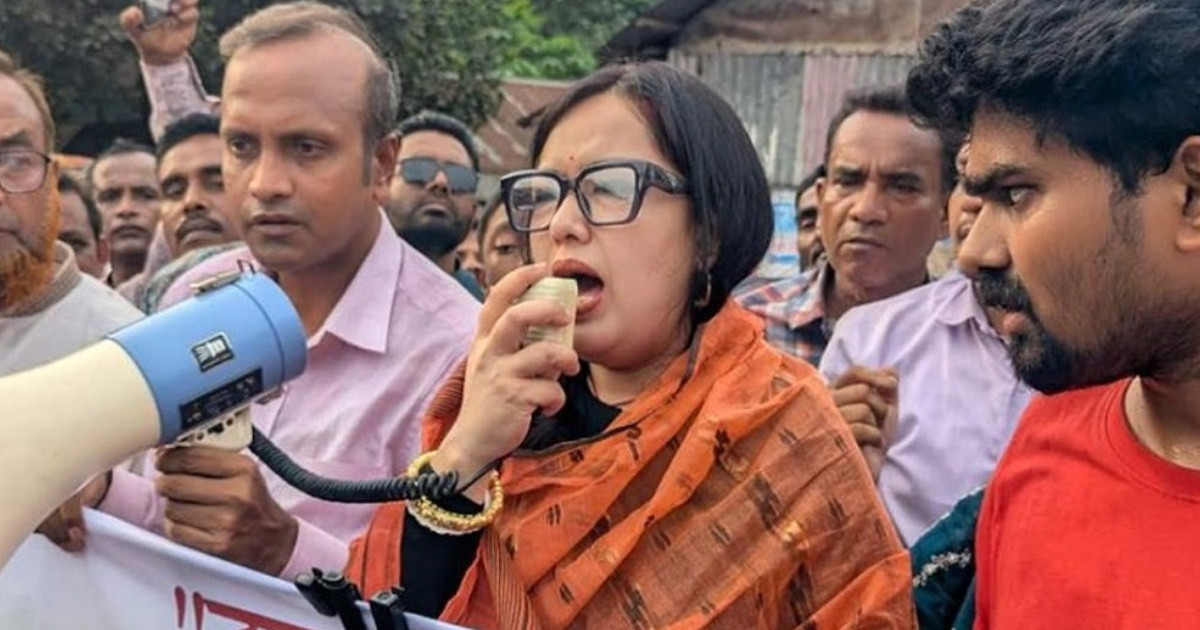 অপরাধ বন্ধ করতে না পারা রাষ্ট্র কেন সিনেমা বন্ধে মদদ দেয়