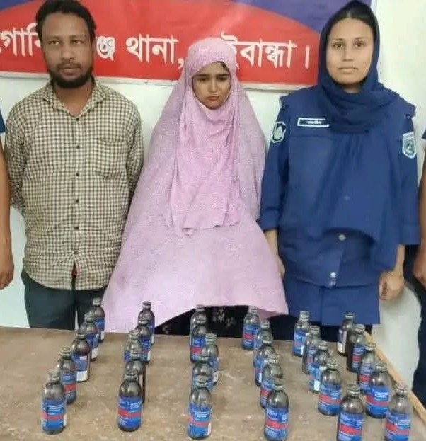 গাইবান্ধায় নারীসহ দুই ফেনসিডিল কারবারি গ্রেফতা