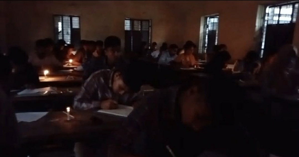 মোমবাতির আলোয় এসএসসি পরীক্ষা