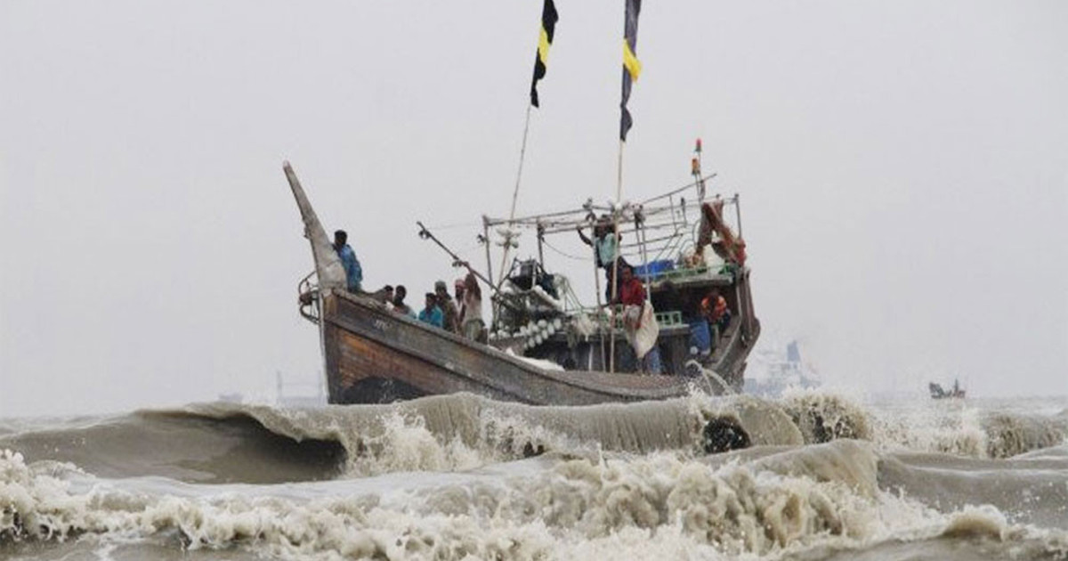 চার সমুদ্রবন্দর থেকে সতর্কসংকেত নামানোর নির্দেশ