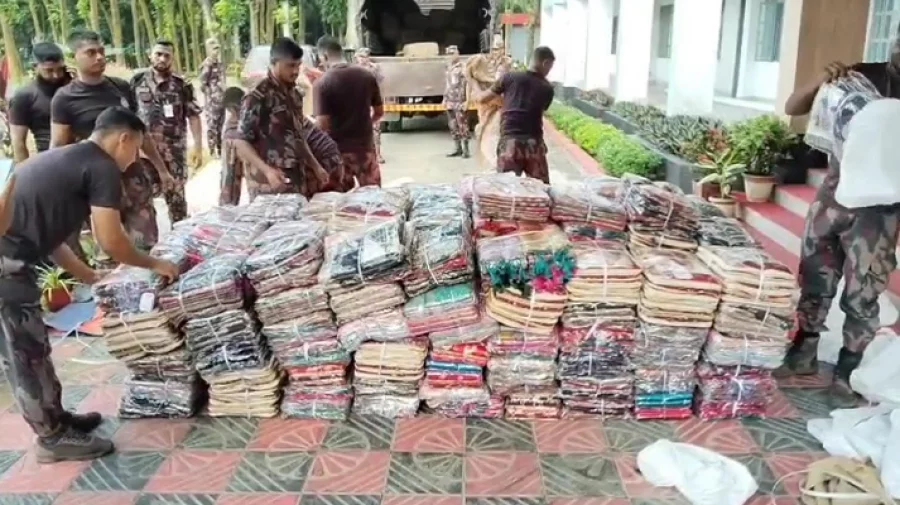 ফেনীতে ২ কোটি ৩৮ লাখ টাকার ভারতীয় শাড়ি ও ২টি যানবাহন জব্দ
