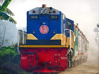 রেললাইনে উঠতেই ট্রেনের ধাক্কা, নারীর মৃত্যু