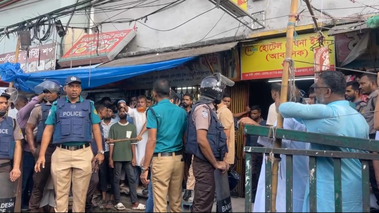 গুলিস্তানে জাসদ কার্যালয় থেকে অর্ধশতাধিক ব্যক্তি আটক