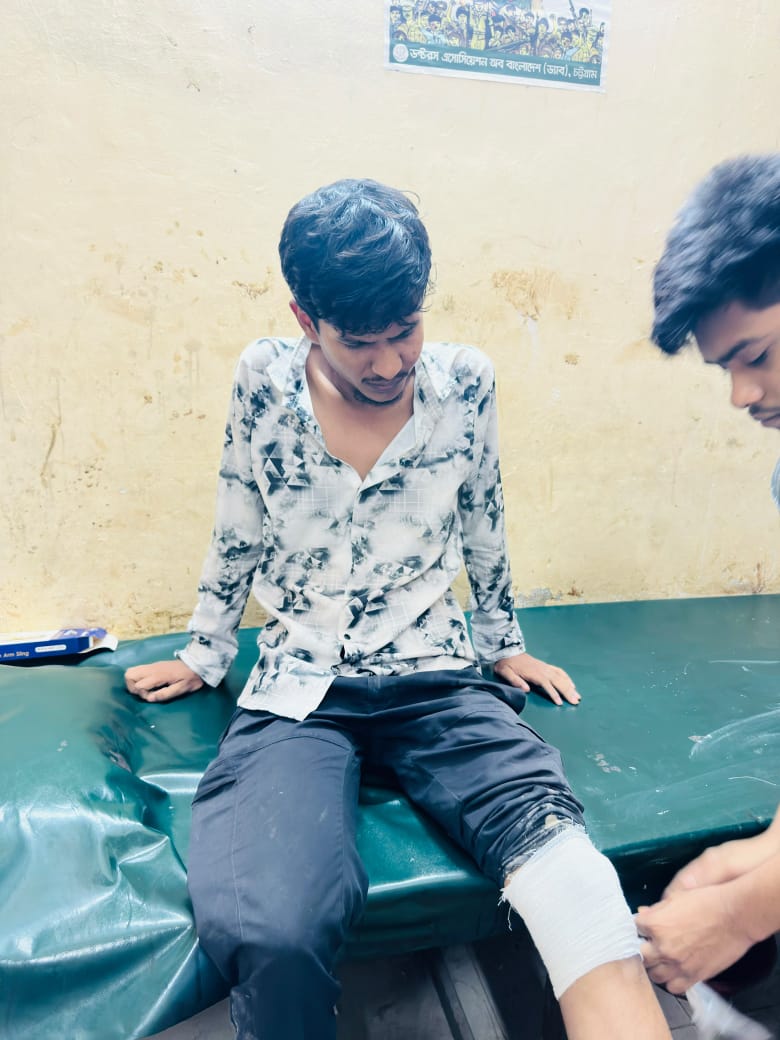 মীরসরাইয়ে ছাত্রলীগ ট্যাগ দিয়ে মোটরসাইকেল গতিরোধ করে অতর্কিত হামলার অভিযোগ