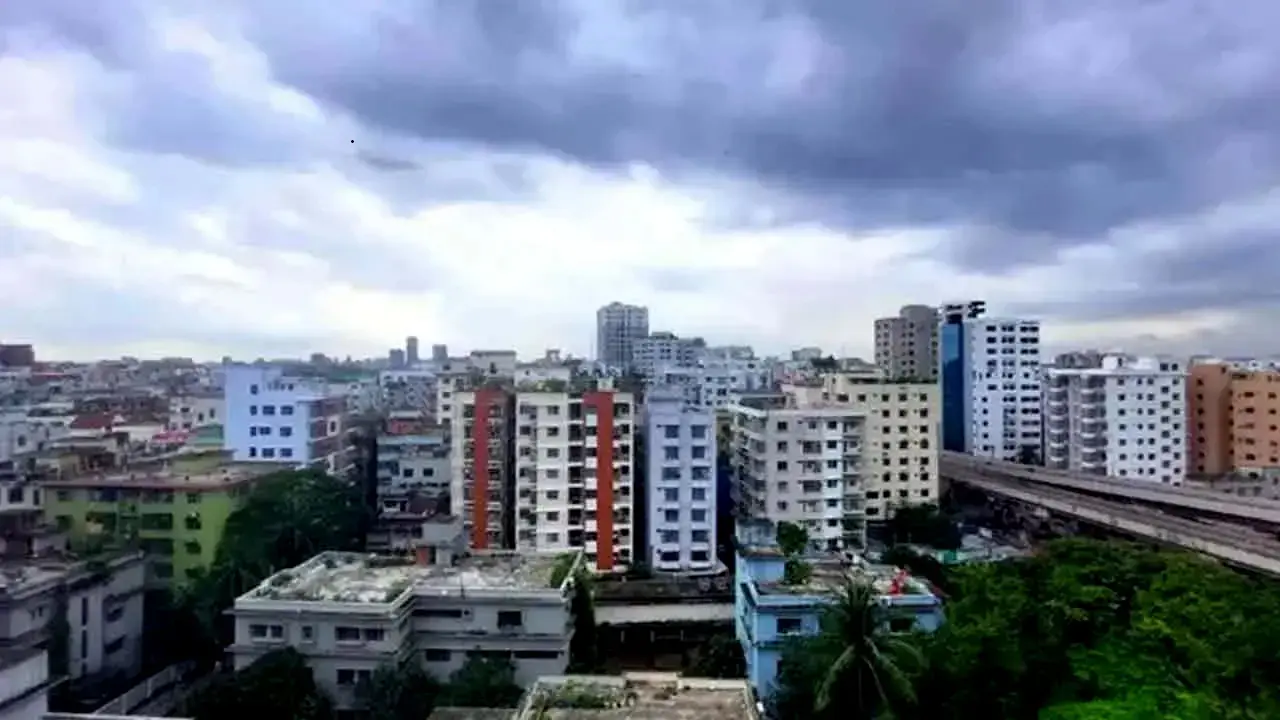 ঢাকার আকাশ মেঘলা, বজ্রসহ বৃষ্টির আভাস