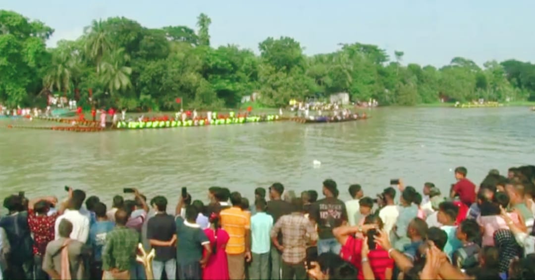 নয় বছর পর কুমার নদে নৌকা বাইচ, উৎসবে মাতল ভাঙ্গাবাসী