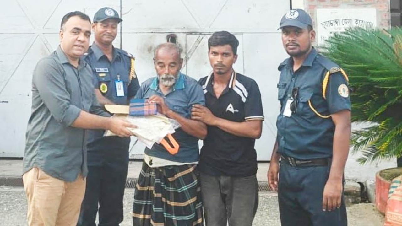 ঈদ উপলক্ষে রাষ্ট্রপতির ক্ষমায় মুক্তি পেলেন চুয়াডাঙ্গার ১ বন্দি