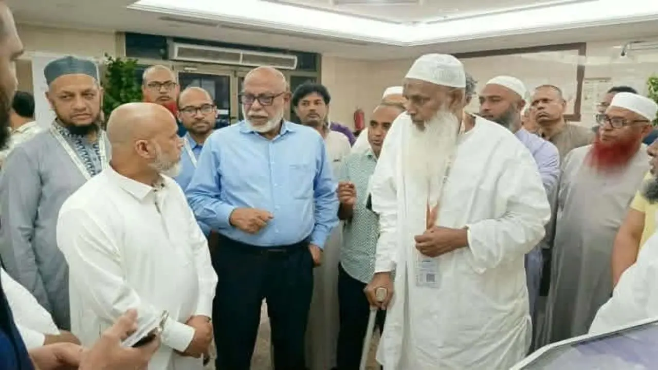 হজের দায়িত্বে অবহেলা করলে কাউকে ছাড় দেওয়া হবে না : ধর্মমন্ত্রী