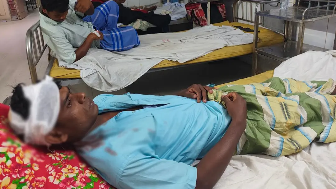 লালমনিরহাটে ব্যবসায়ীকে ছুরিকাঘাত করে অর্ধলাখ টাকা ছিনতাই
