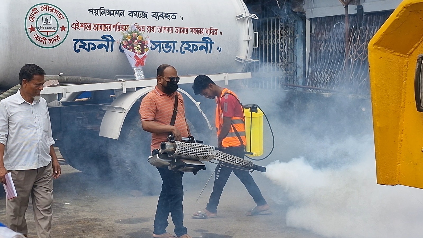 ফেনীতে ডেঙ্গু প্রতিরোধে পৌর এলাকায় মাসব্যাপী মশক নিধন অভিযান শুরু