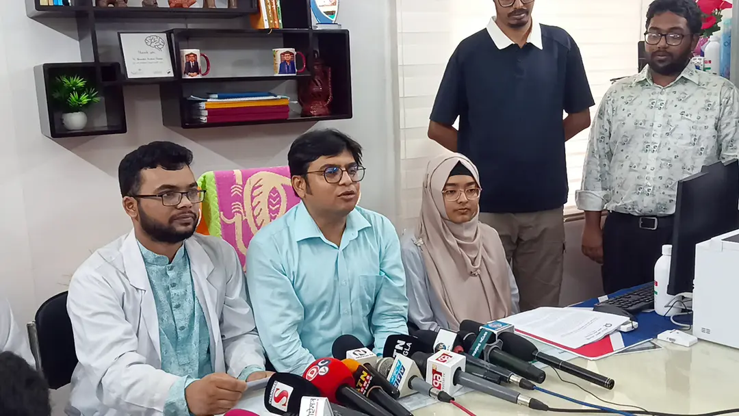 রামেকে ২৪ ঘণ্টা কর্মবিরতির পর কাজে ফিরলেন ইন্টার্ন চিকিৎসকরা