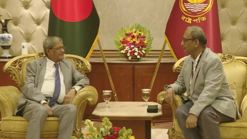 শিক্ষায় অবদান রাখা গুণীদের পুরস্কারের আহ্বান রাষ্ট্রপতির