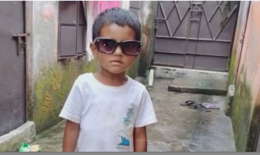 ফতুল্লায় নির্মাণাধীন ভবনের পাইলিং মেশিনের পাইপ ভেঙে শিশুর মৃত্যু