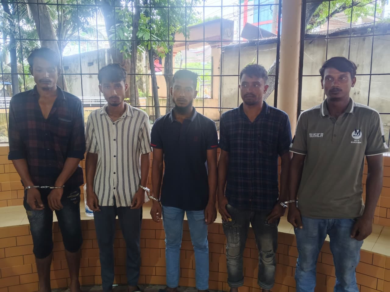ফেনীতে মাদকবিরোধী অভিযানে আটক ৫ জনের কারাদণ্ড ও অর্থদণ্ড