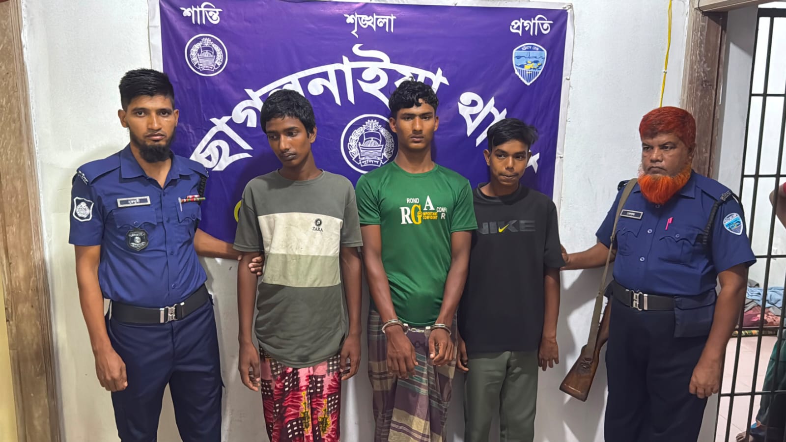 ফেনীতে প্রতিবন্ধী নারীকে দলবদ্ধ ধর্ষণের অভিযোগ, সালিশের চেষ্টাকালে গ্রেপ্তার ৩