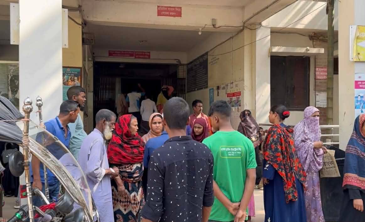 সিংড়ায় জমি নিয়ে বিরোধের জেরে সংঘর্ষ, নারীসহ আহত অন্তত ৩০