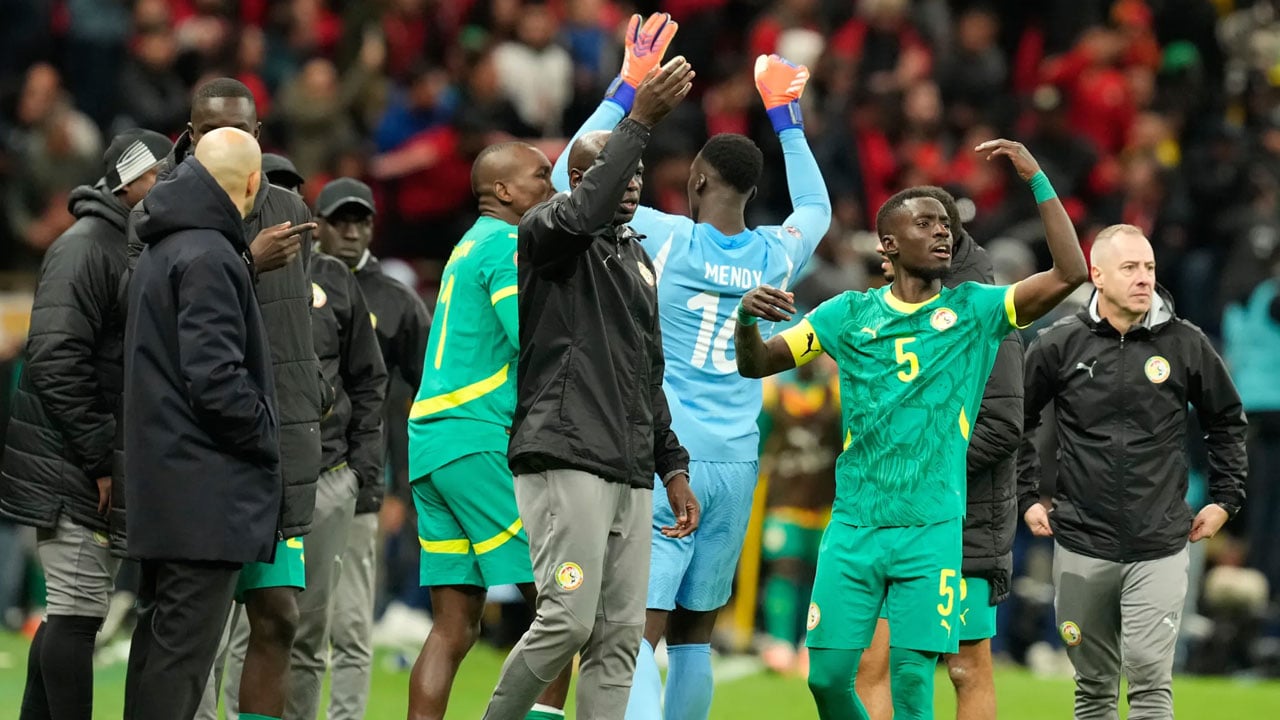 আদালতের রায়ে সেনেগালের ট্রফি এখন মরক্কোর