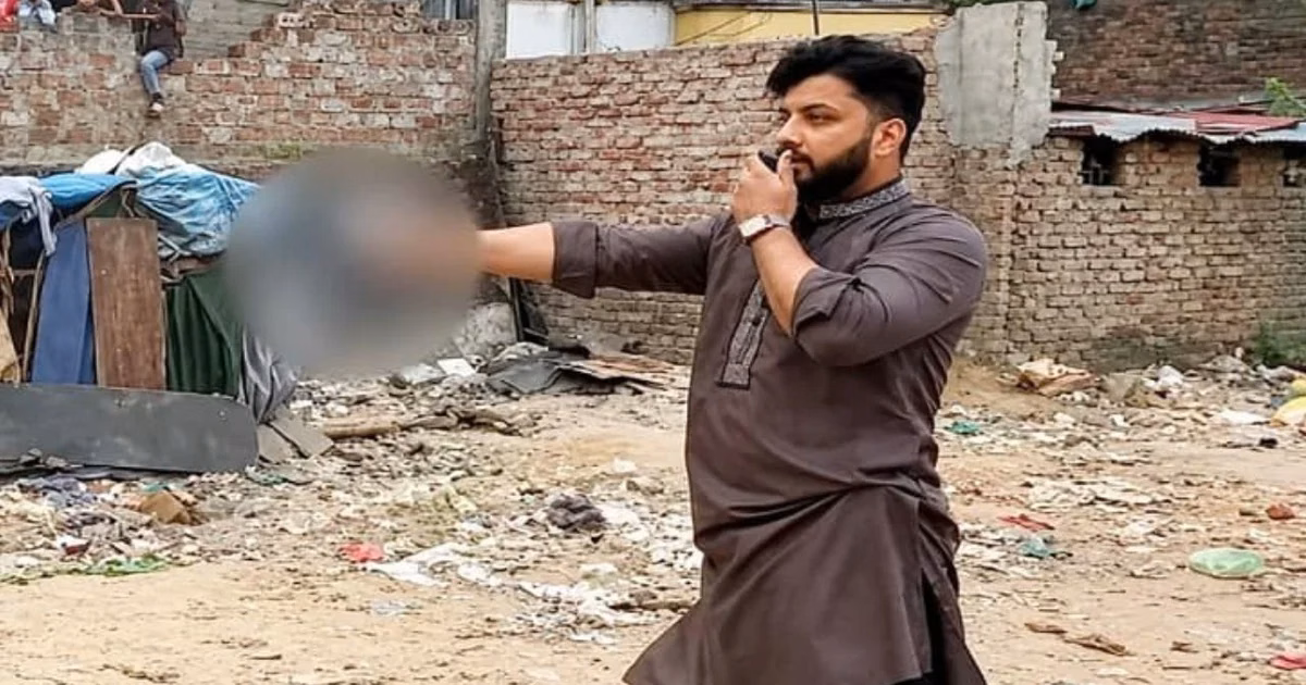 গেণ্ডারিয়ার যে ঘুণ্টিঘর বিতর্কে মন্ত্রিত্ব গেল ইশরাকের, কী চলছে এখন?