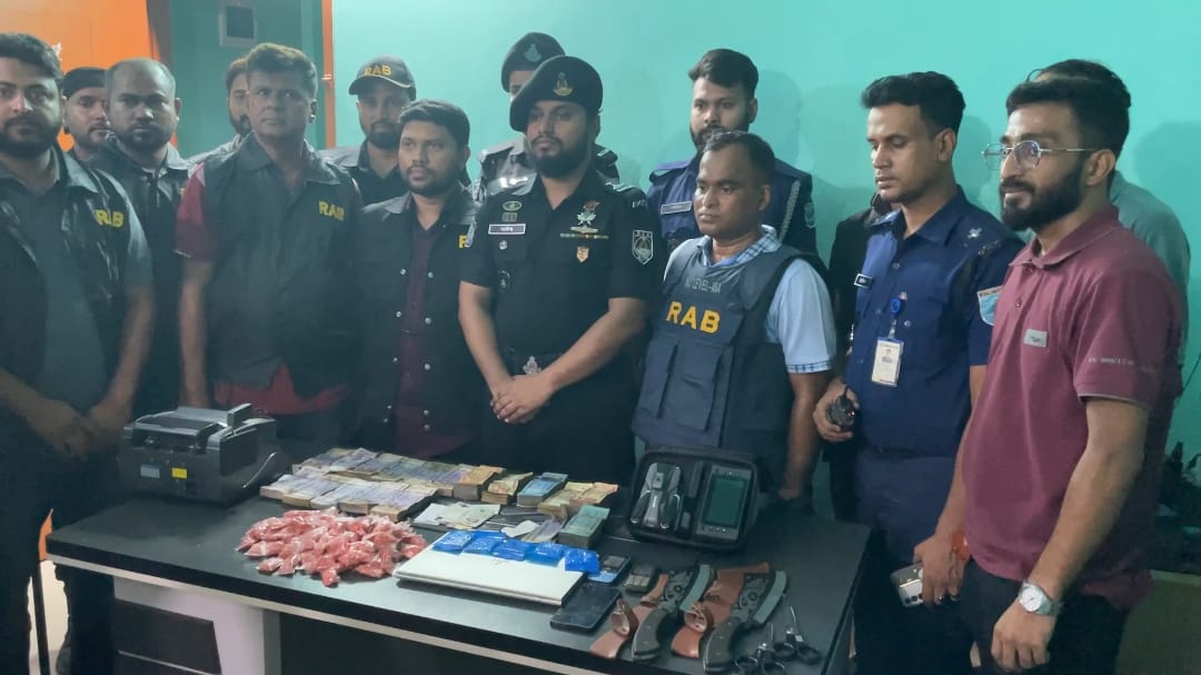 নারায়ণগঞ্জে র‍্যাবের ওপর হামলার পর যৌথ বাহিনীর অভিযান,অস্ত্র সহ ১০ জন আটক