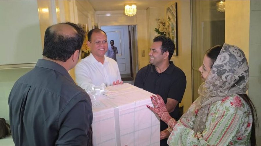 সেই নবদম্পতিকে কী উপহার দিলেন প্রধানমন্ত্রী