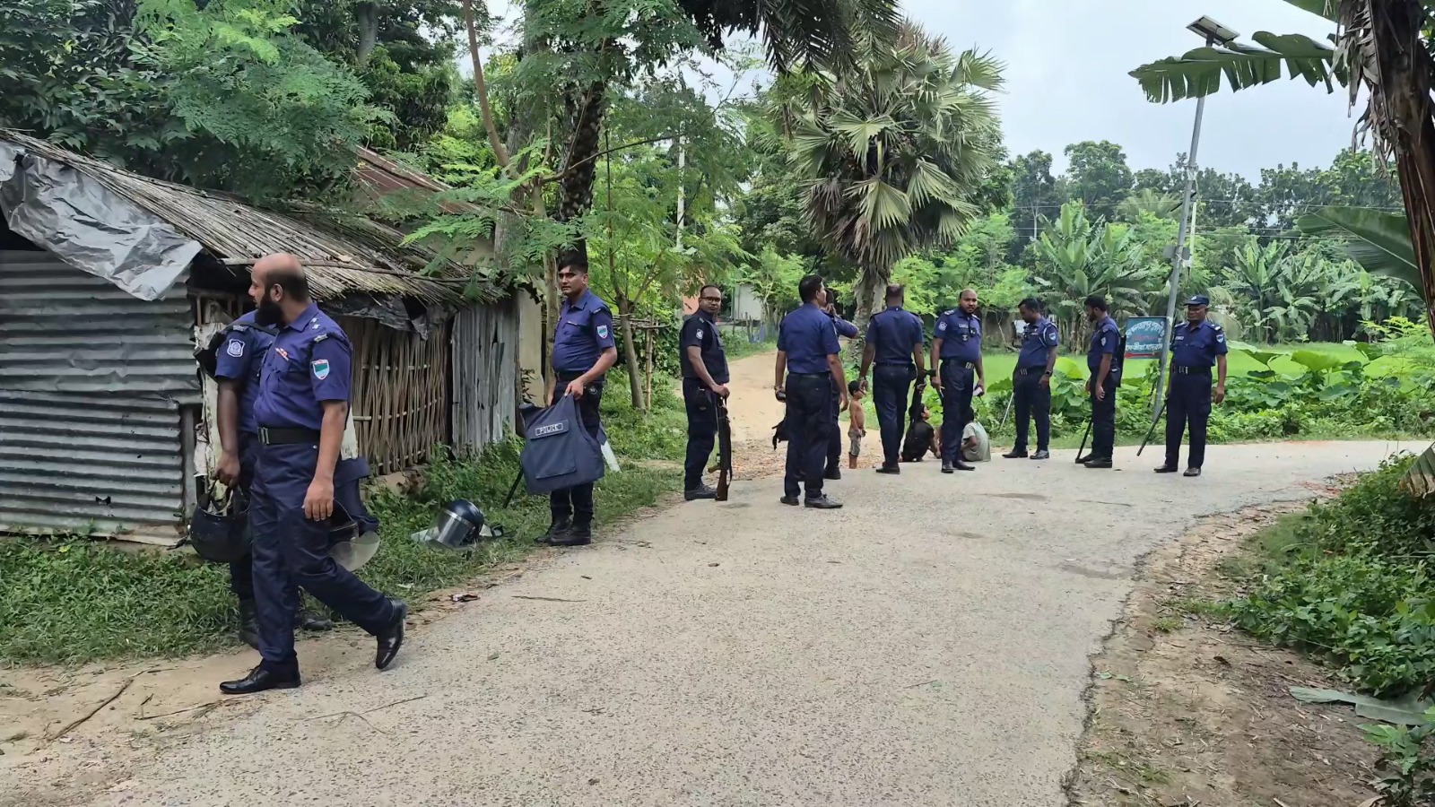 ঝিনাইদহে আধিপত্য বিস্তার নিয়ে দু'পক্ষের সংঘর্ষে ১০ জন আহত