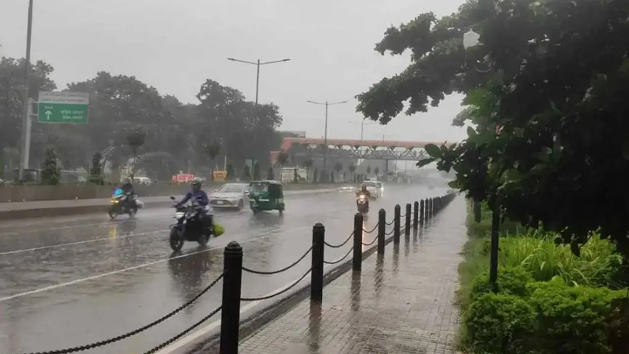 দেশের সব বিভাগে বৃষ্টির আভাস, কমতে পারে তাপমাত্রা