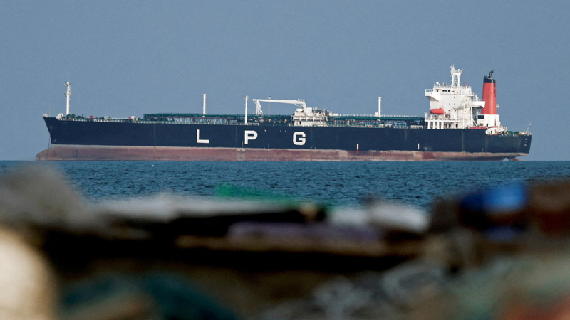 হরমুজ প্রণালি ইরান যুদ্ধের গতিপথ বদলে দিয়েছে, চাপ যুক্তরাষ্ট্র-ইসরায়েলের ওপর: গার্ডিয়ান