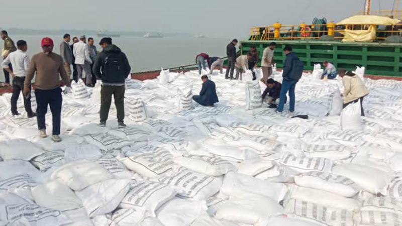 মোংলা বন্দরে দুই জাহাজে এলো ১৬ হাজার টন ভারতীয় চাল
