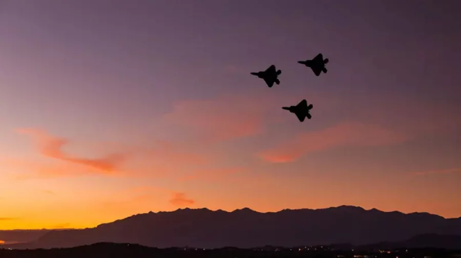 আমিরাতে মার্কিন রাডারে ইরানের ড্রোন হামলা