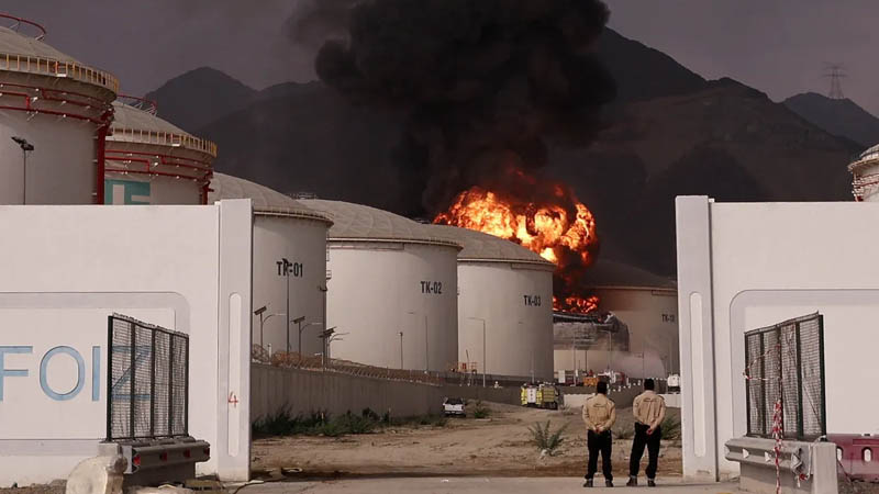 তেলের দামে বড় লাফ, হরমুজ প্রণালি ঘিরে ফের অনিশ্চয়তা