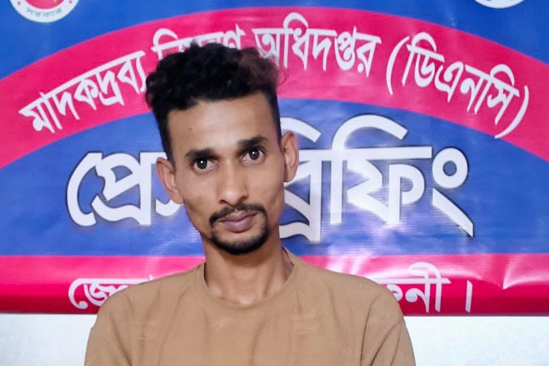 ফেনীর ছাগলনাইয়ায় ৩০ ইয়াবাসহ যুবক আটক