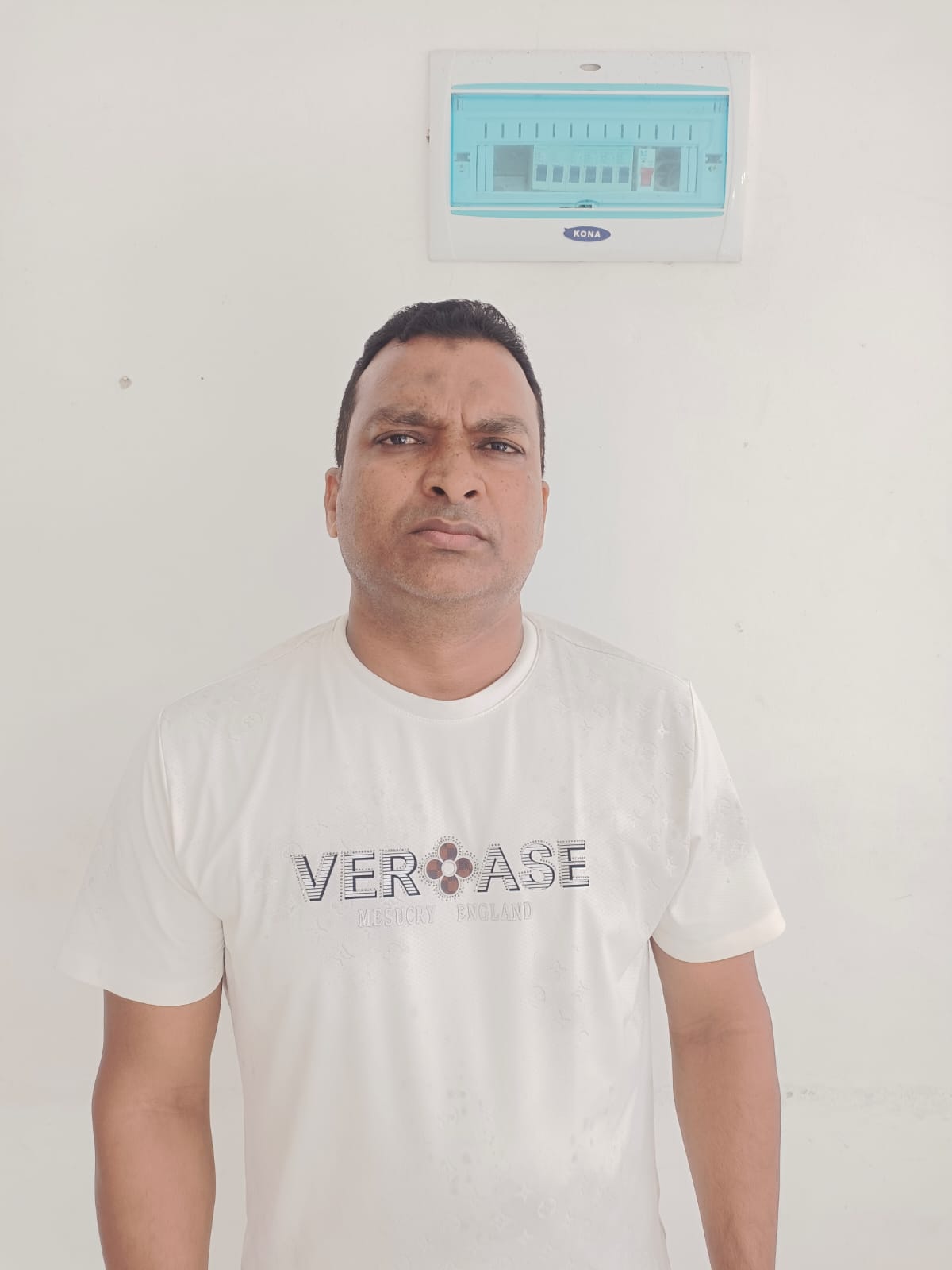 ভারতে যাওয়ার পথে দর্শনা ইমিগ্রেশনে গোদাগাড়ী পৌর আ.লীগের সাধারণ সম্পাদক গ্রেপ্তার