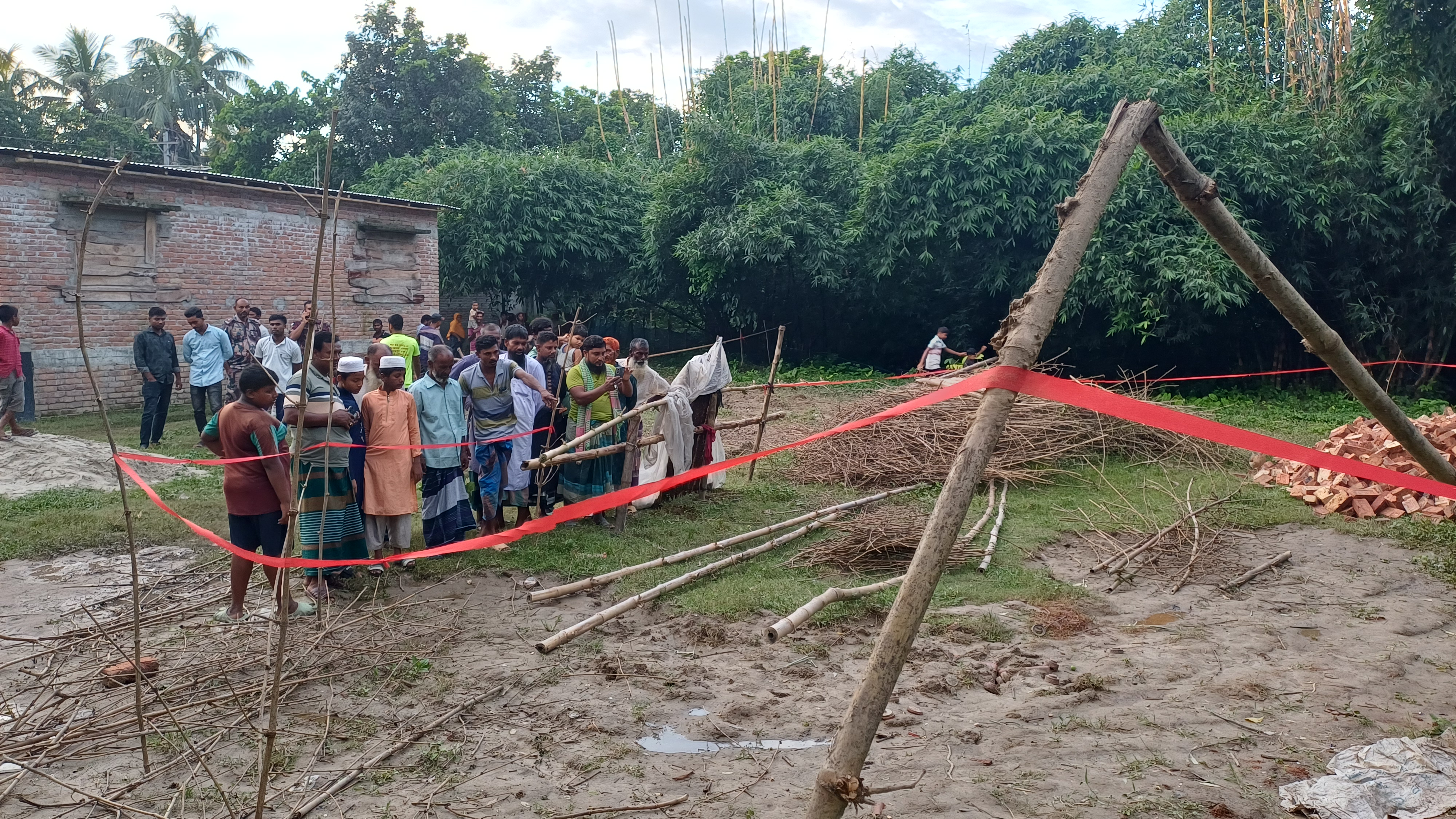 ২৪ ঘণ্টা পেরিয়ে গেলেও এখনো মেহেরপুরে পৌঁছায়নি বোম ডিসপোজাল ইউনিট