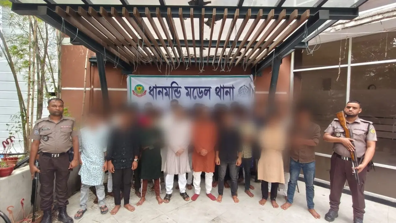 রাজধানীতে কার্যক্রম নিষিদ্ধ আ. লীগের ৩২ নেতাকর্মী গ্রেপ্তার