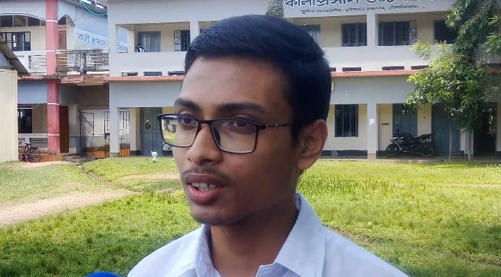 সকল বিষয়ে A+ পেয়ে কালী প্রসাদ উচ্চ বিদ্যালয়ের অংকন শর্মার অনন্য সাফল্য