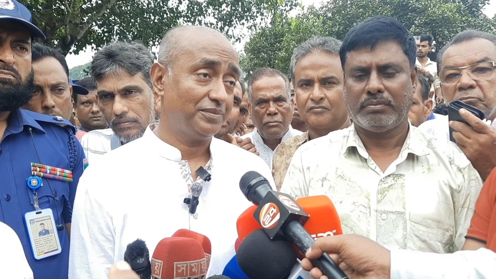 বাজার ও ব্যবসায়ীদের সিন্ডিকেট ভাঙতে হবে, মজুতদারি করলেই কঠোর ব্যবস্থা : আইনমন্ত্রী
