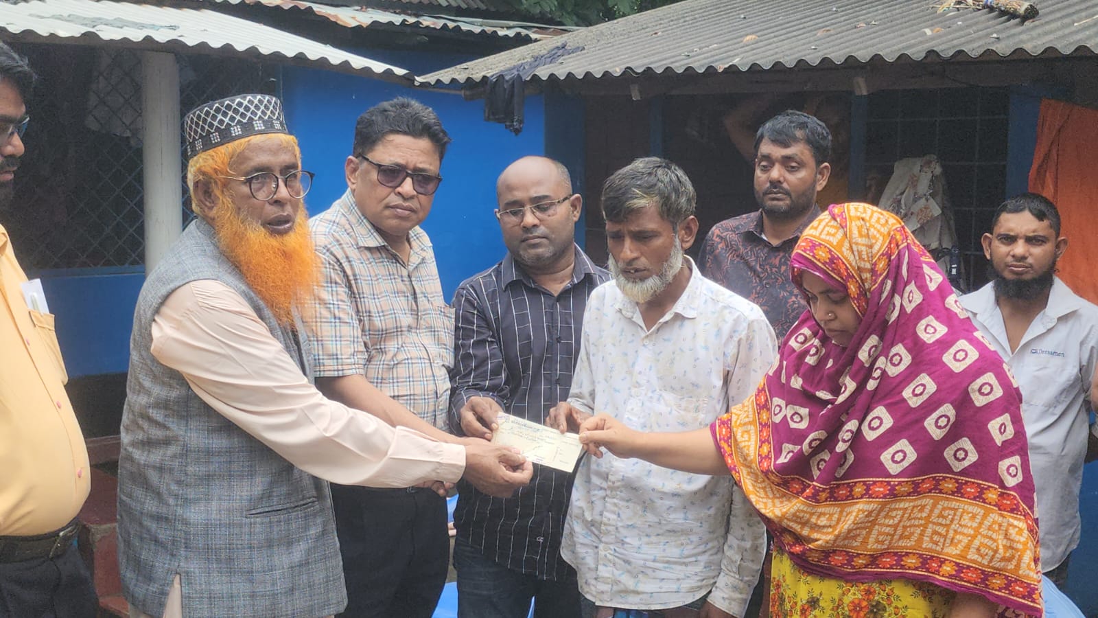 নড়াইলে শিশু ধর্ষণের পর হত্যার ঘটনায় নিহত শিশুটির পরিবারকে আর্থিক সহায়তা প্রদান