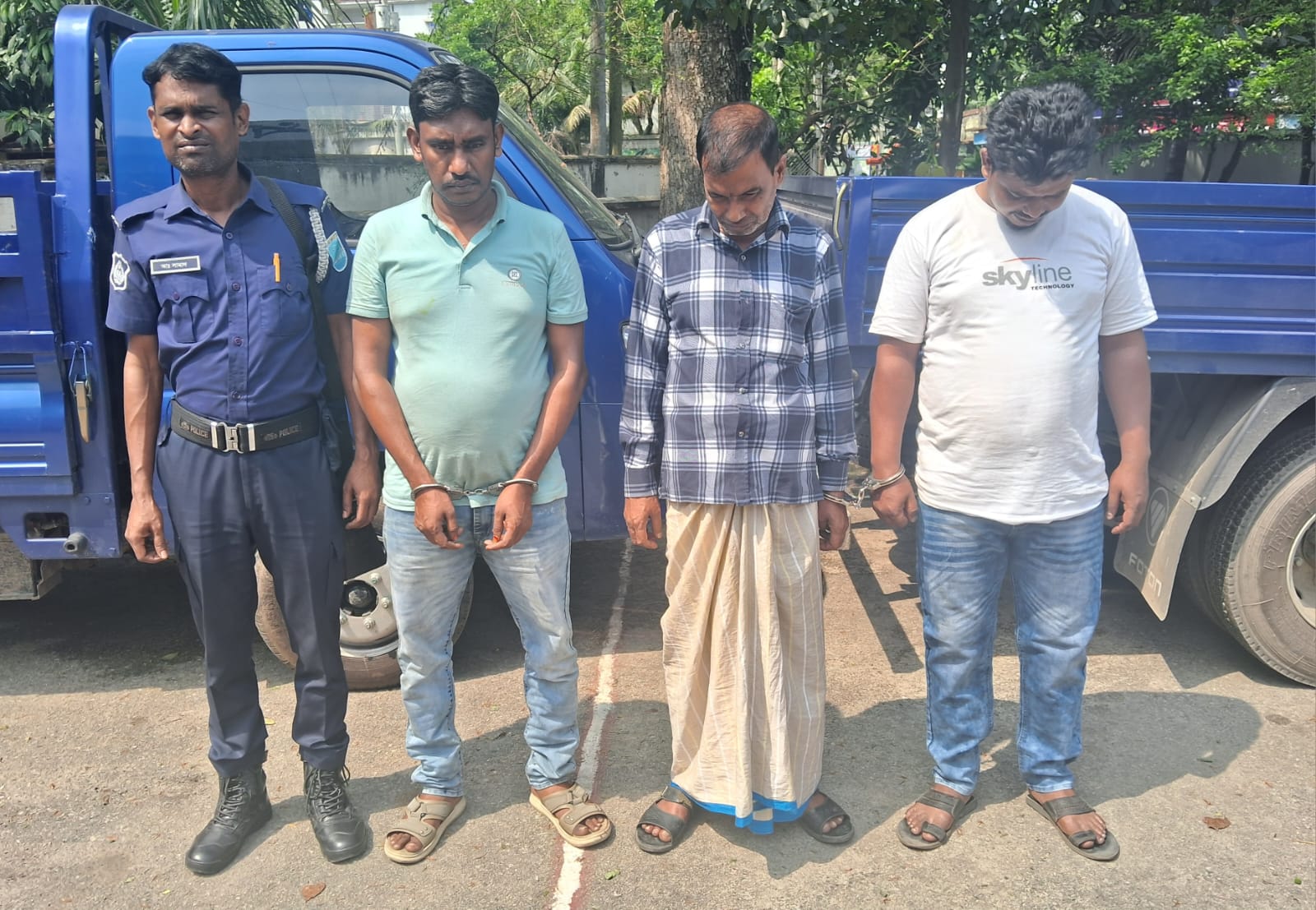 ধামরাইয়ে ব্যাটারি কারখানায় ডাকাতি: লুটের মালামালসহ গ্রেপ্তার ৩