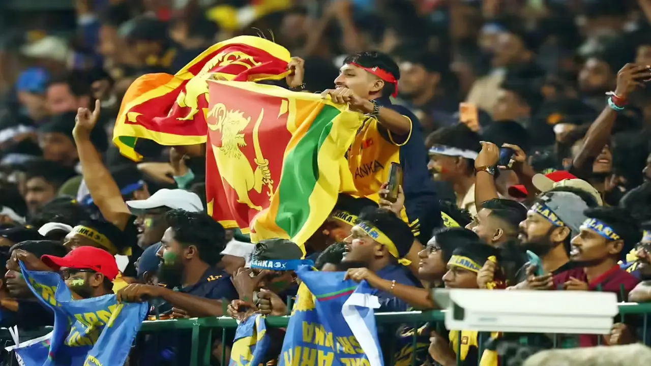 গোপনে মেয়েদের ভিডিও ধারণ করায় লঙ্কান ২ ক্রিকেটার গ্রেপ্তার