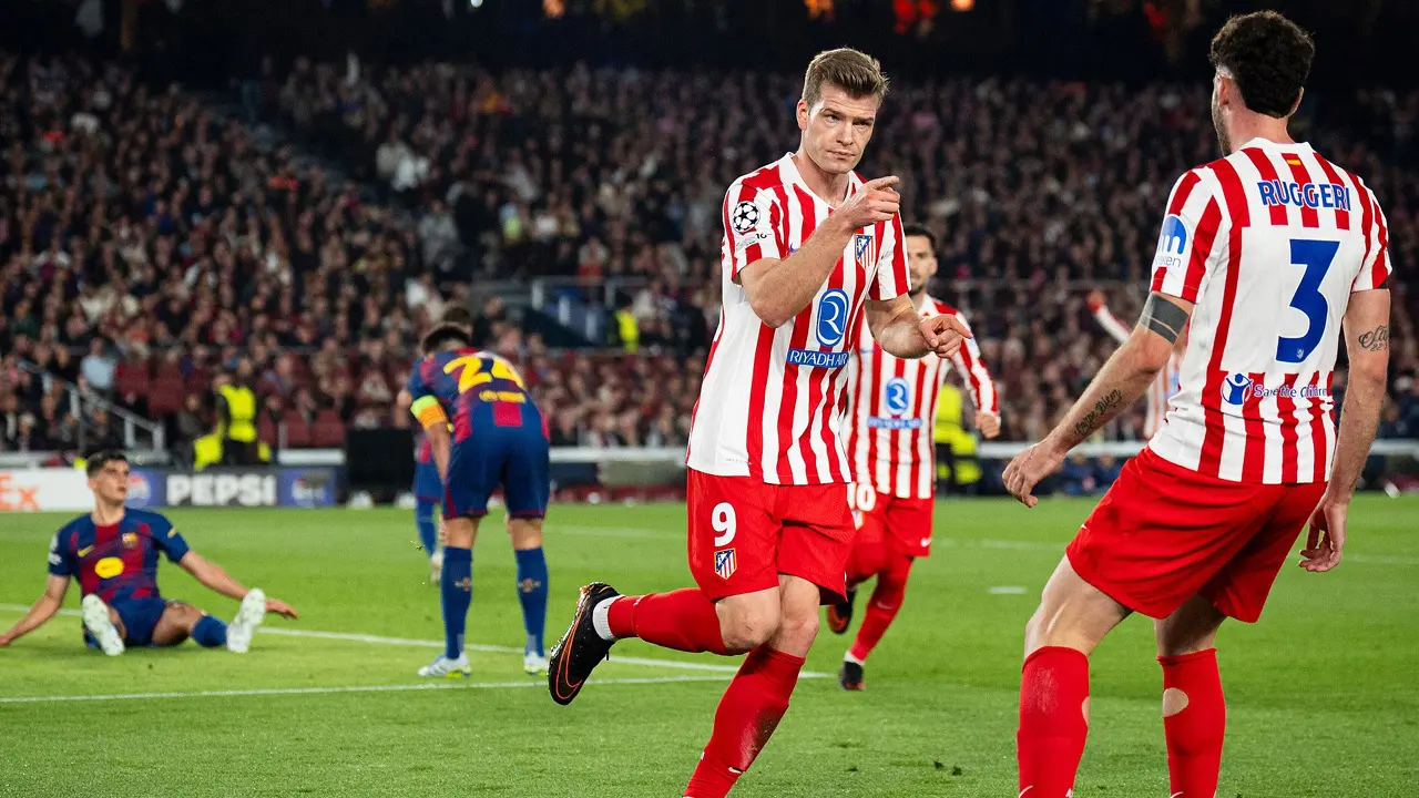 ১০ জনের বার্সেলোনাকে হারিয়ে এগিয়ে গেল অ্যাতলেটিকো