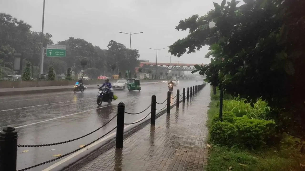 দুপুরের মধ্যে ঢাকাসহ ৮ অঞ্চলে ঝড়-বৃষ্টির আভাস