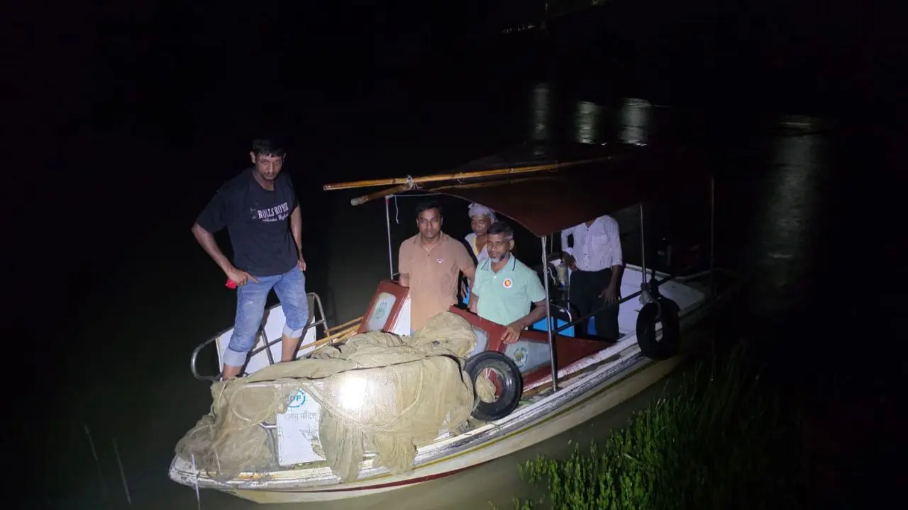 হালদা নদীতে অভিযান, ২৩০০ মিটার অবৈধ জাল জব্দ