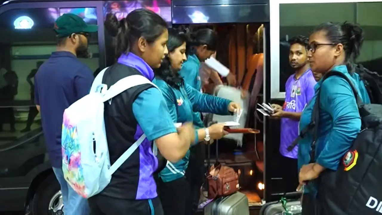 বিশ্বকাপে ভালো করার আশা নিয়ে দেশ ছাড়ল বাংলাদেশ
