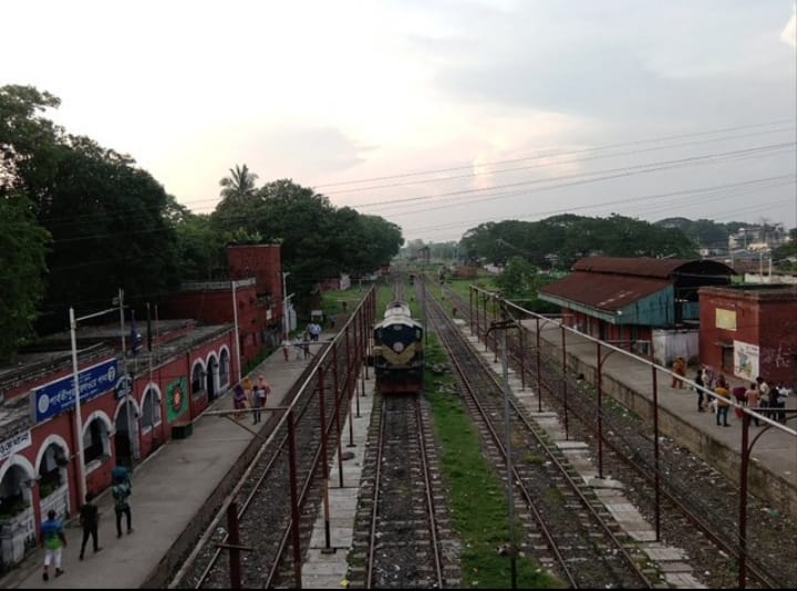 ঈদ যাত্রায় স্বস্তি আনতে পার্বতীপুর-জয়দেবপুর রুটে স্পেশাল ট্রেন চলাচল শুরু
